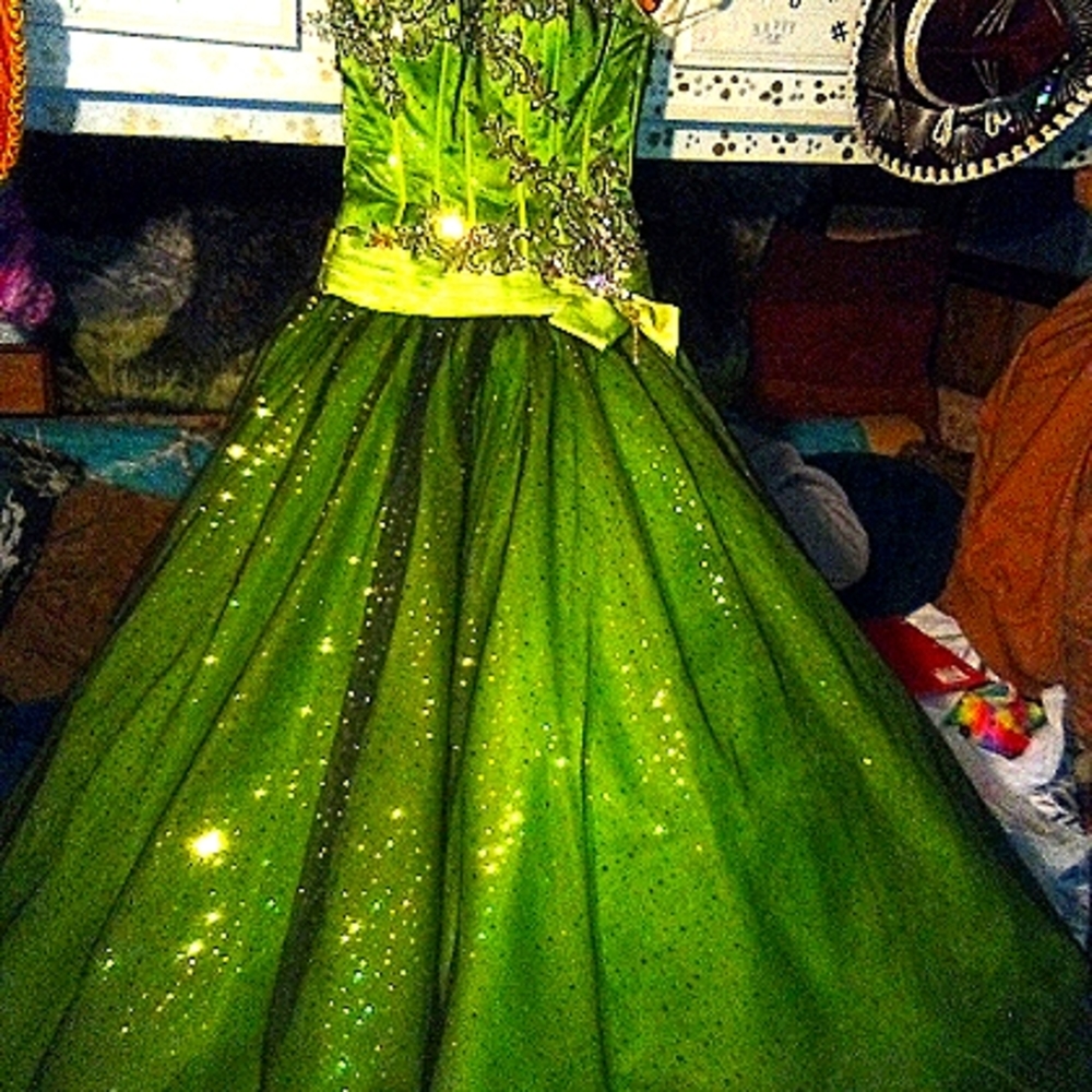 Posh princess green  size 4,flirt bl size 6 ,javoni size 8 and Mori Lee size 7/8